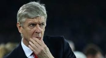 Arsene Wenger hints at staying at Arsenal despite fans disgust and anger