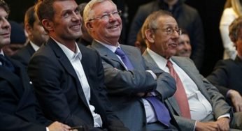 Alex Ferguson says Manchester United should focus on winning the Europa league and earning an automatic Champions League spot