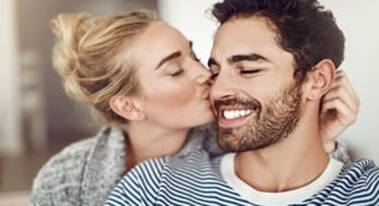 How to Know if a Girl Loves you | Signs She Loves you Deeply